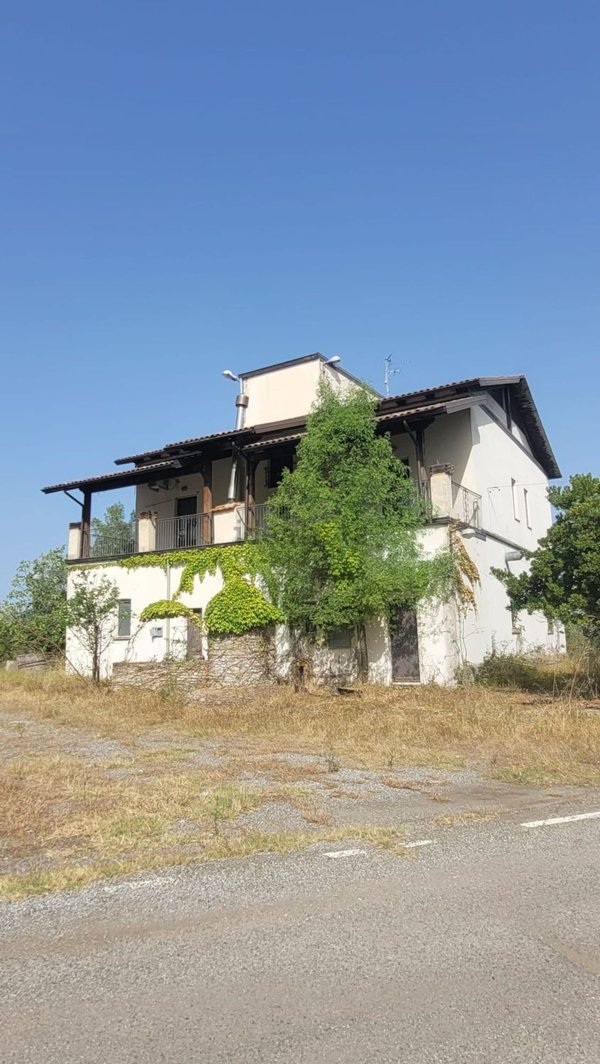 negozio in vendita ad Oriolo