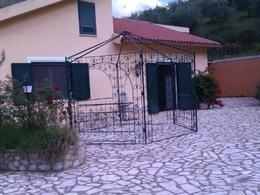 casa indipendente in vendita ad Orsomarso