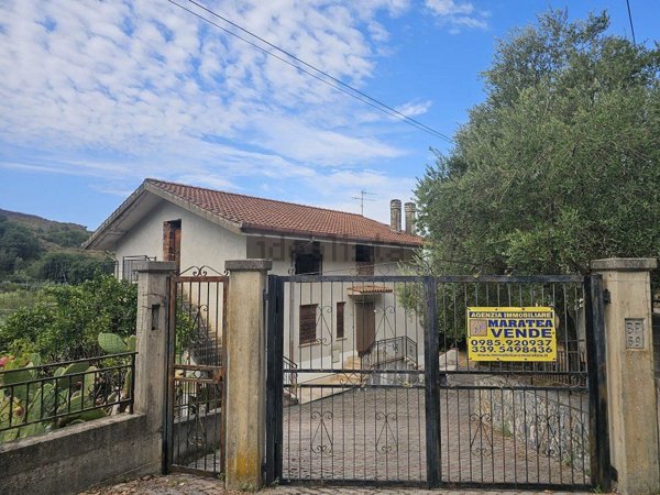 casa indipendente in vendita ad Orsomarso
