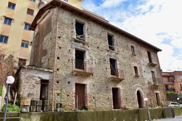 casa indipendente in vendita a Paola