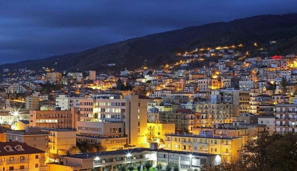 casa indipendente in vendita a Paola