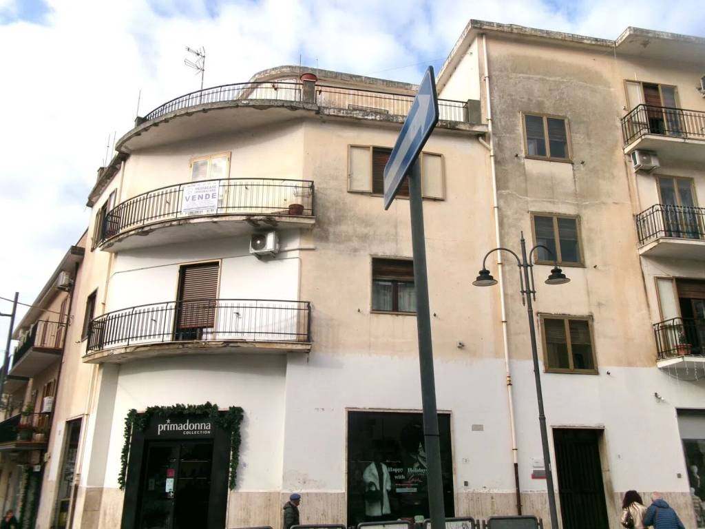 appartamento in vendita a Paola