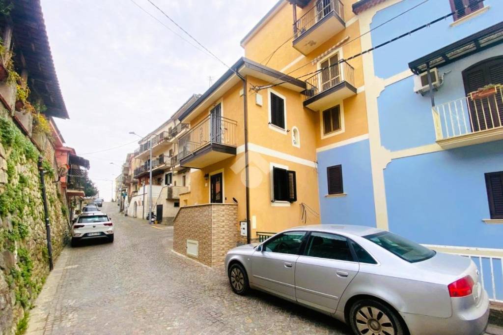 appartamento in vendita a Paola