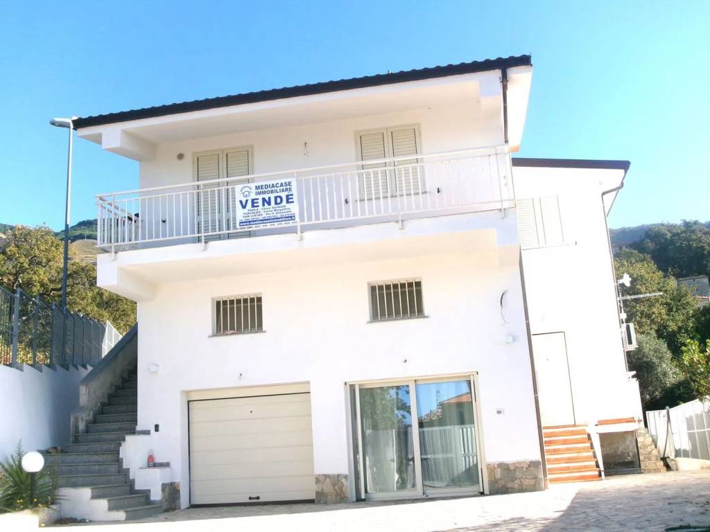 casa indipendente in vendita a Paola