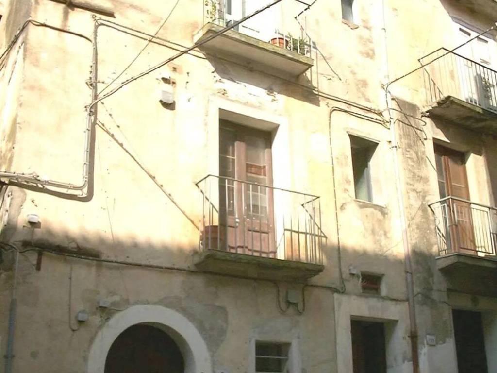 intera palazzina in vendita a Paola