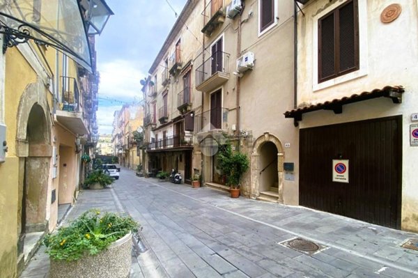 appartamento in vendita a Paola