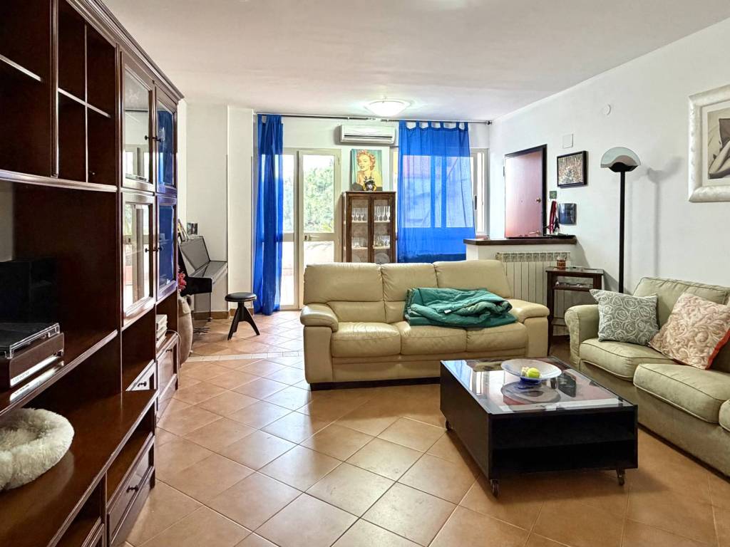 appartamento in vendita a Paola