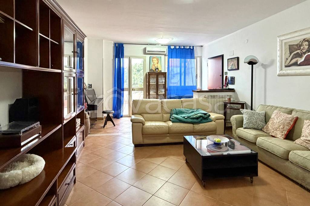 appartamento in vendita a Paola