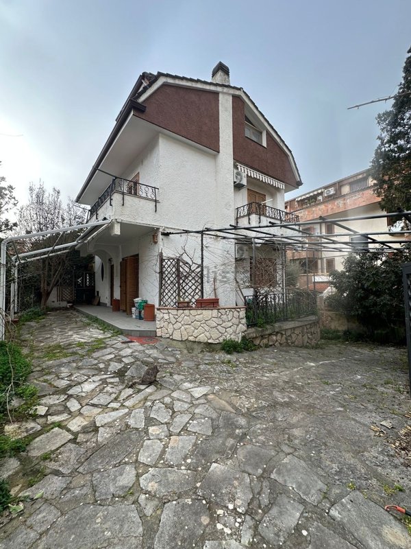 casa indipendente in vendita a Paola