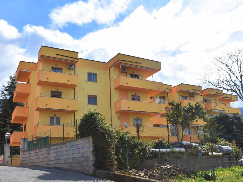 appartamento in vendita a Paola