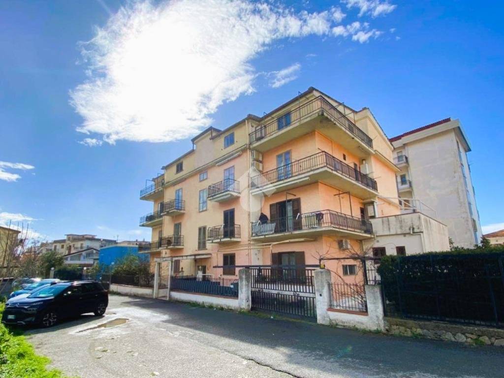 appartamento in vendita a Paola