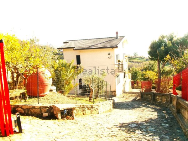 casa indipendente in vendita a Paola