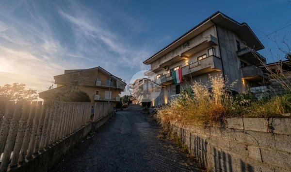 pentavano in vendita a Paola