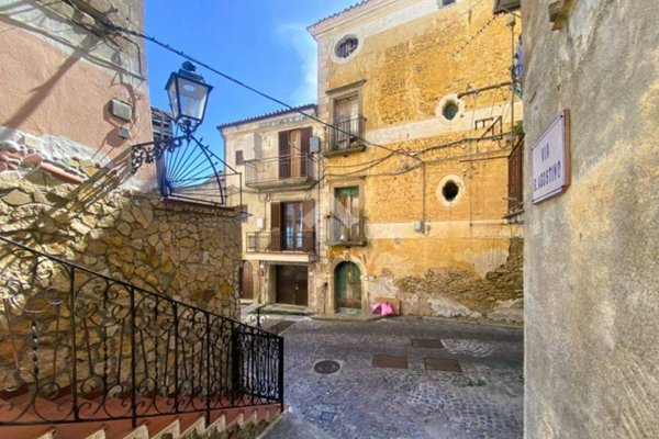 casa semindipendente in vendita a Paola