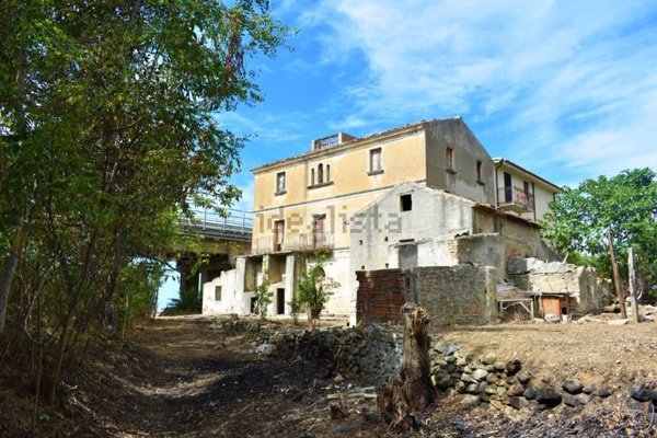 casa semindipendente in vendita a Paola