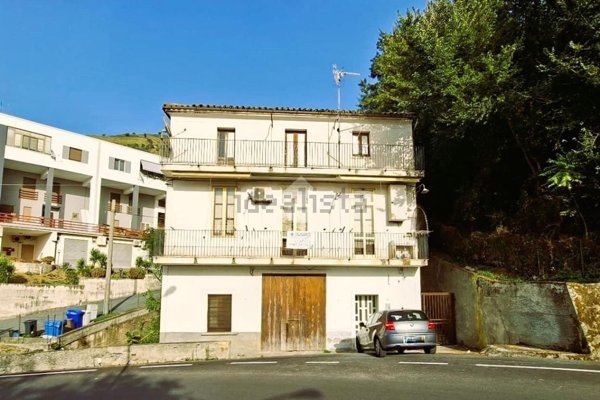 casa indipendente in vendita a Paola