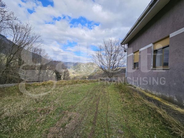 casa indipendente in vendita a Papasidero in zona Montagna