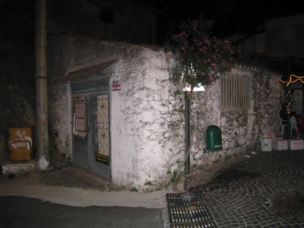 locale commerciale in vendita a Pietrapaola
