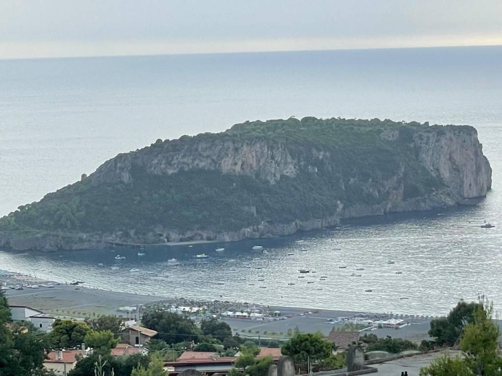 casa indipendente in vendita a Praia a Mare in zona Foresta