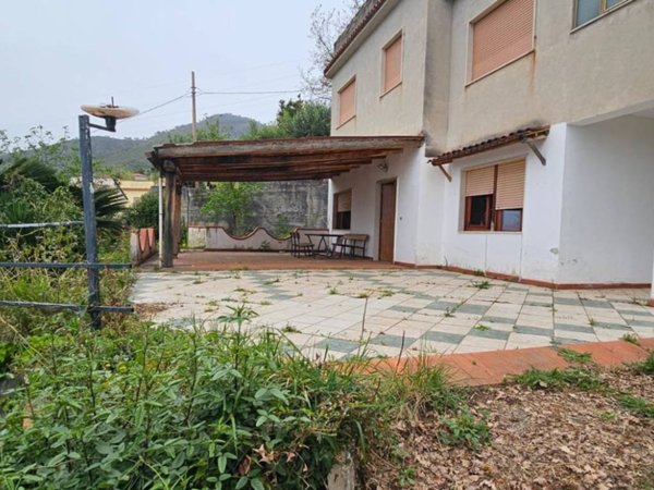 casa indipendente in vendita a Praia a Mare in zona Vingiolo