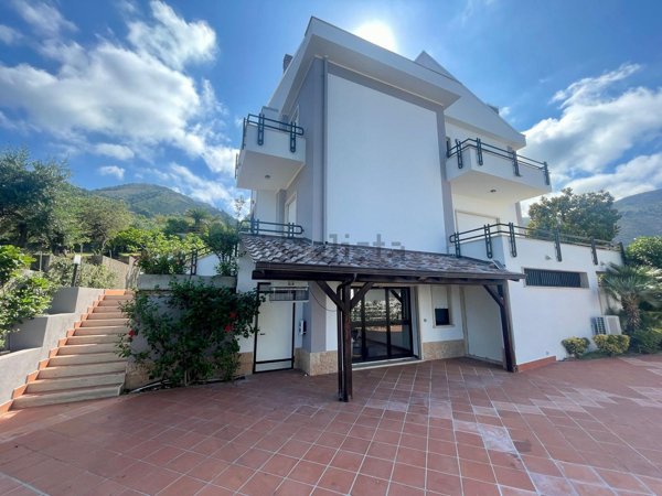 casa indipendente in vendita a Praia a Mare in zona Viscigliosa