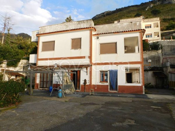 casa indipendente in vendita a Praia a Mare