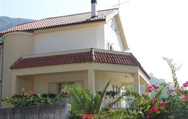 casa indipendente in vendita a Praia a Mare