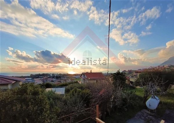 casa indipendente in vendita a Praia a Mare in zona Viscigliosa