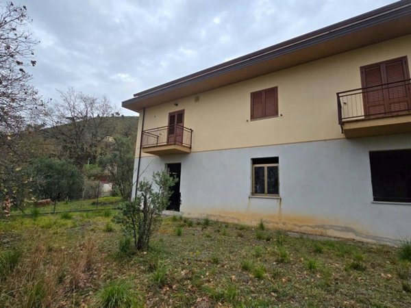 casa indipendente in vendita a Praia a Mare