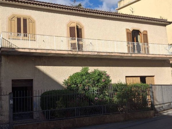 casa indipendente in vendita a Praia a Mare