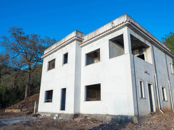 casa indipendente in vendita a Praia a Mare