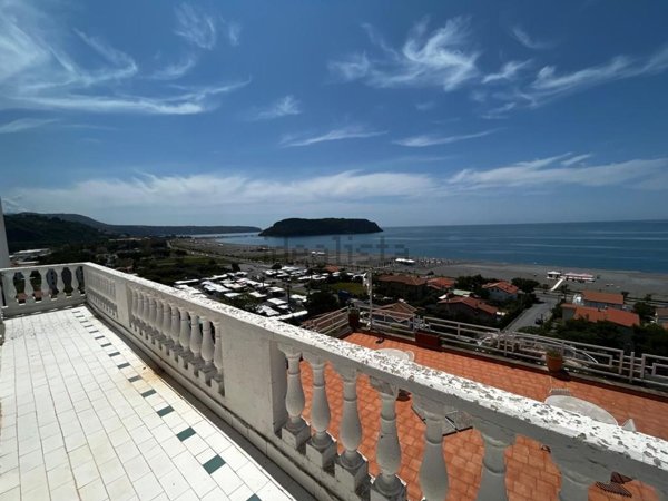appartamento in vendita a Praia a Mare in zona Fiuzzi