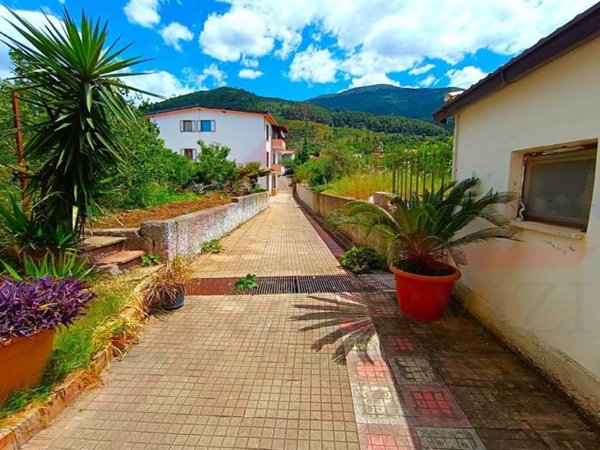 appartamento in vendita a Praia a Mare in zona Foresta