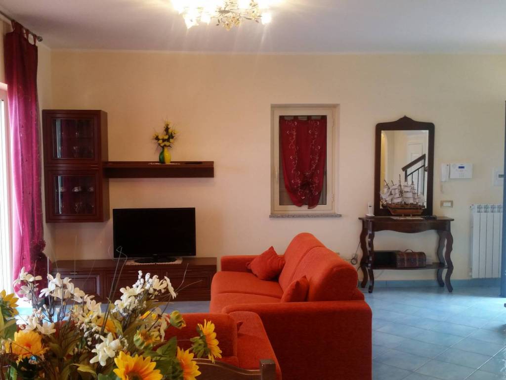 casa indipendente in vendita a Praia a Mare