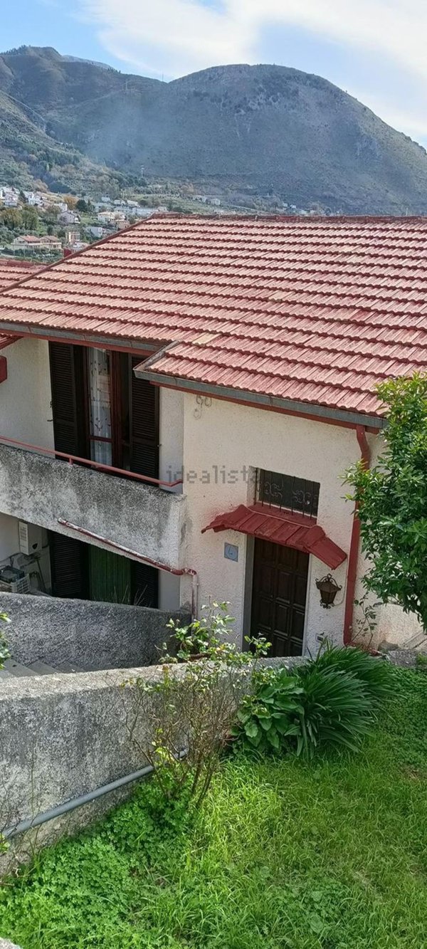 casa indipendente in vendita a Praia a Mare