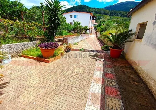 appartamento in vendita a Praia a Mare in zona Foresta