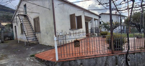 casa indipendente in vendita a Praia a Mare in zona Foresta