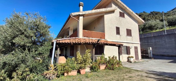 casa indipendente in vendita a Praia a Mare