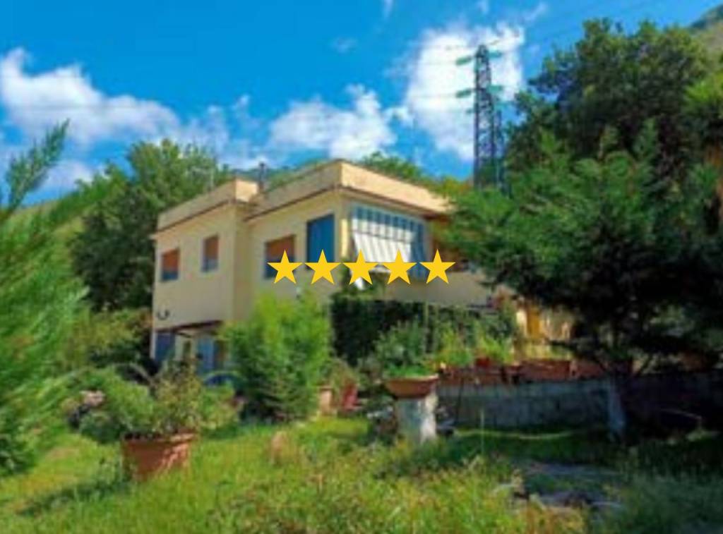 casa indipendente in vendita a Praia a Mare