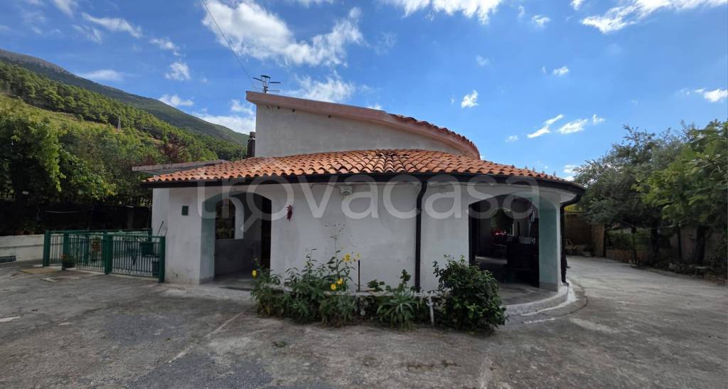 casa indipendente in vendita a Praia a Mare in zona Foresta