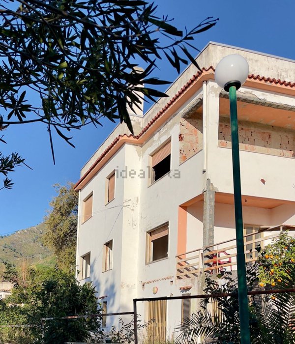 casa indipendente in vendita a Praia a Mare