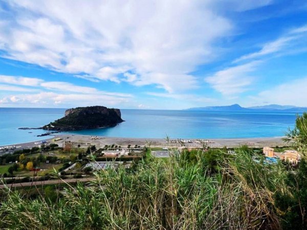 casa indipendente in vendita a Praia a Mare