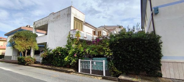 casa indipendente in vendita a Praia a Mare