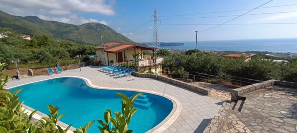 casa indipendente in vendita a Praia a Mare