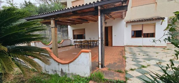casa indipendente in vendita a Praia a Mare in zona Vingiolo