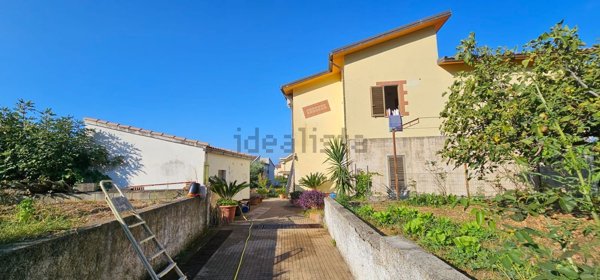 casa indipendente in vendita a Praia a Mare in zona Foresta