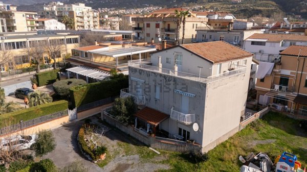 casa indipendente in vendita a Praia a Mare