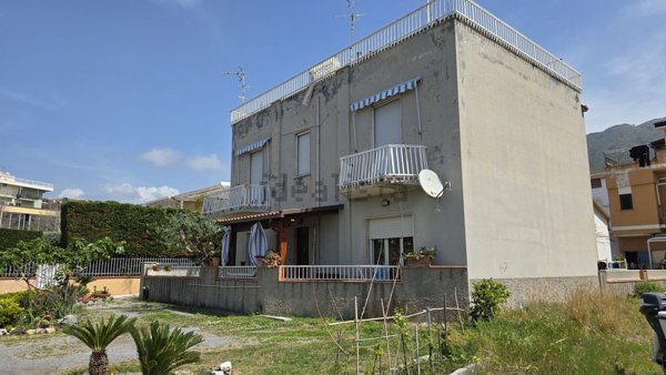 casa indipendente in vendita a Praia a Mare