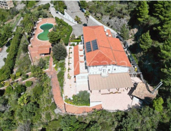 negozio in vendita a Praia a Mare in zona Saracinello