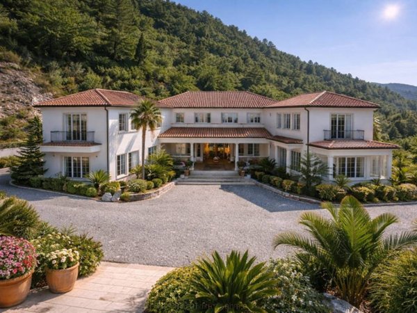 intera palazzina in vendita a Praia a Mare